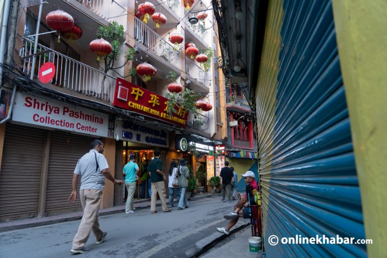 पर्यटकलाई लुटपाट गरेको आरोपमा ठमेलबाट १३ जना पक्राउ