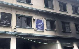 बर्दी जलेपछि ट्राफिक प्रहरी निस्कन सकेनन्, सडक अस्तव्यस्त