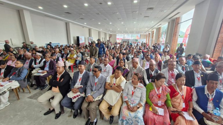 एमाले विधान महाधिवेशनः प्रतिवेदनमाथि समूहगत छलफल गर्न ७ घन्टा समय