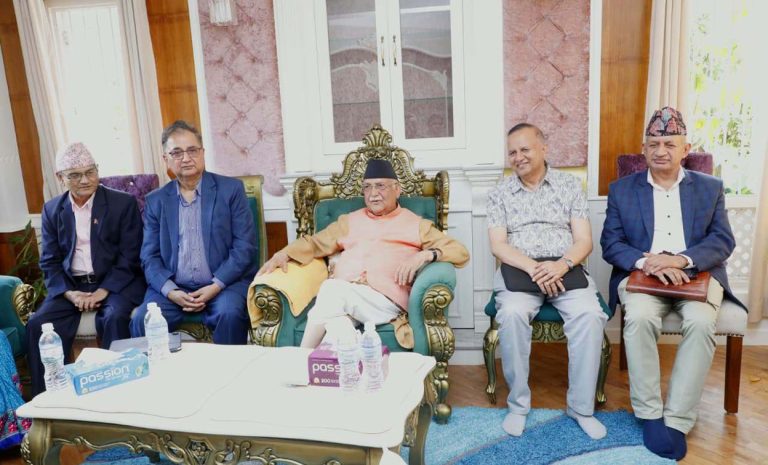 चार घण्टादेखि गुण्डुमा एमाले सचिवालय बैठक