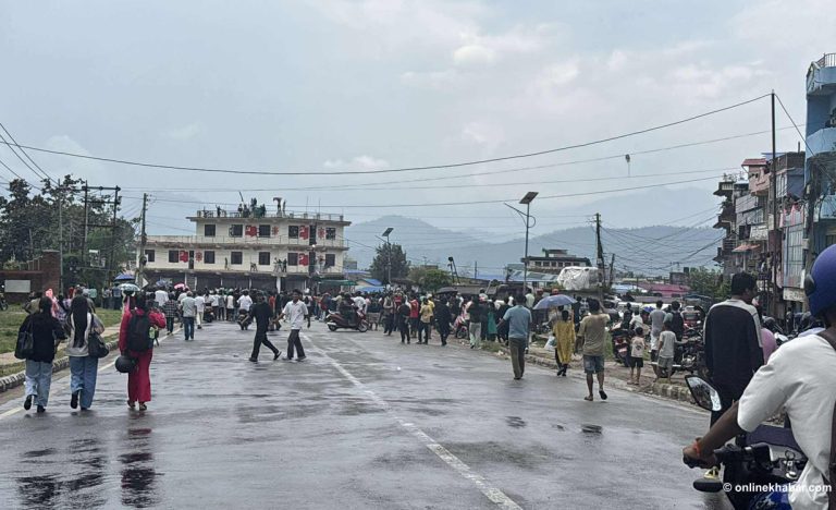 एमाले सुर्खेतको पार्टी कार्यालयमा तोडफोड