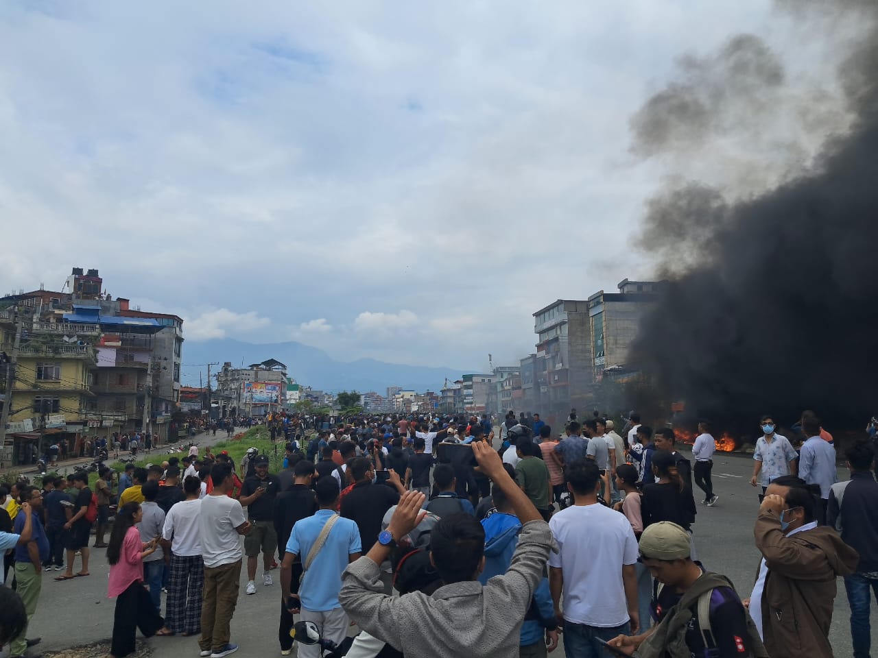 बसुन्धारा, रातोपुल र कालोपुलका प्रहरी बिटमा आगजनी, नागरिक सरकार गठनको माग
