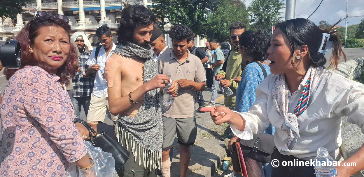 सिंहदरबारमा आक्रोशित बने जेनजी प्रदर्शनका घाइते, सुदन गुरुङमाथि खनिए
