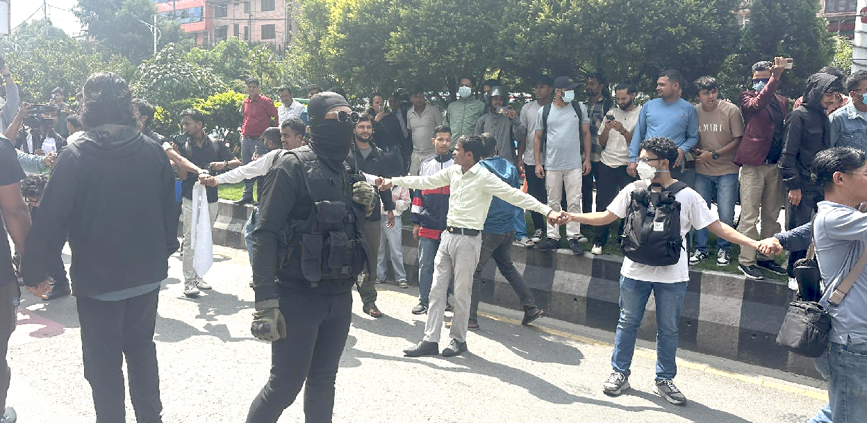 जेनजी आन्दोलनमा देखिएका नकाबधारी को हुन् ?