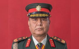 प्रधानसेनापतिले सम्बोधन गर्दै