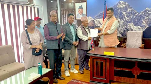 प्रदेश समन्वय परिषद्‌‌ बैठक माग गर्दै बागमतीका मुख्यमन्त्रीलाई संघ र महासंघको ज्ञापनपत्र