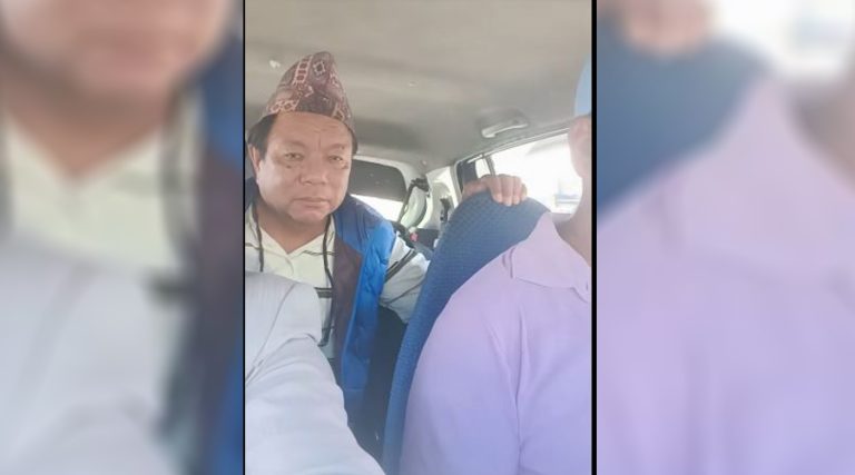 सुरक्षा नलिइ पोखरा पुगे शिक्षामन्त्री पुन, ट्याक्सी चढेर पुगे घर