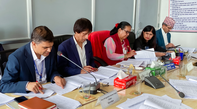 निजामती कर्मचारीले कार्यालय समय बाहिर लोकसेवा तयारी कक्षा पढाउन पाउने