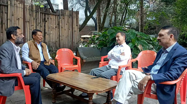 चाक्सीबारीमा कांग्रेसका पूर्वपदाधिकारी बैठक, गच्छदार र श्रेष्ठ अनुपस्थित