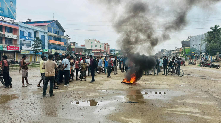 मधेशका मुख्य शहरहरूमा बिहानैदेखि प्रदर्शन