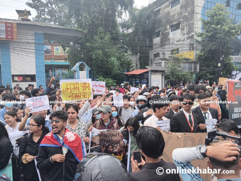 नेता भन्छन्- सुध्रन्छौं, तर नागरिक पटक्कै पत्याउँदैनन्