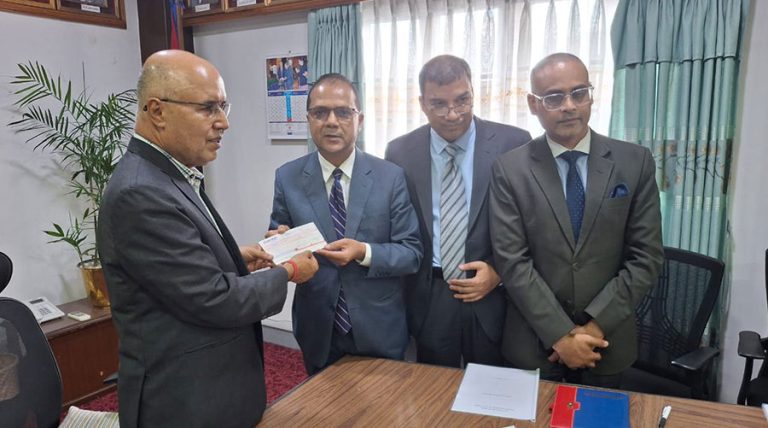 नेपाल इन्फ्रास्ट्रक्चर बैंकले पुनर्निर्माण कोषलाई दियो १ करोड