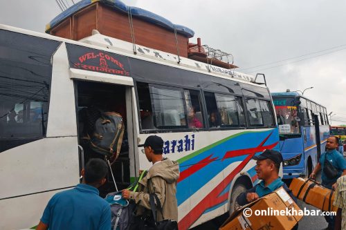 दशैं मनाउन काठमाडौं उपत्यकाबाट बाहिरिए एक लाख ११ हजारभन्दा बढी यात्रु 