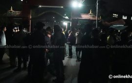 नयाँ सरकारको नेतृत्वबारे जंगीअड्डा बाहिर विवाद (तस्वीरहरू)