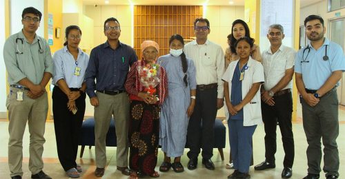 छोरीलाई बचाउन ८० वर्षीया आमाले दिइन् मिर्गौला