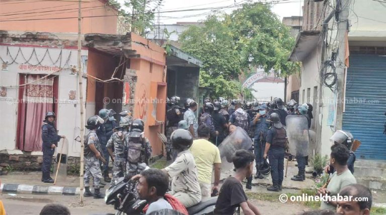 जेनजी प्रदर्शनमा कारागार तोडेर भागेका ८ हजार कैदीबन्दी अझै फरार