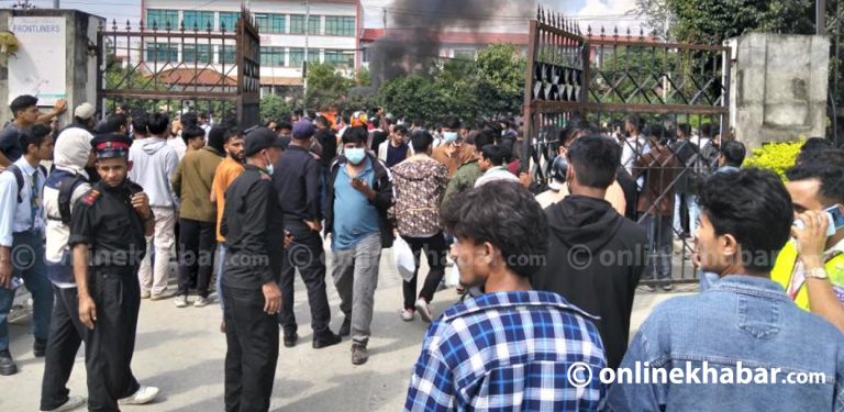 मिनभवनस्थित यातायात कार्यालय छेउमा आगजनी