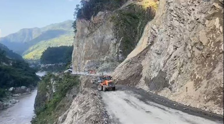 एकतर्फी खुल्यो नारायणगढ-मुग्लिन सडकखण्ड 