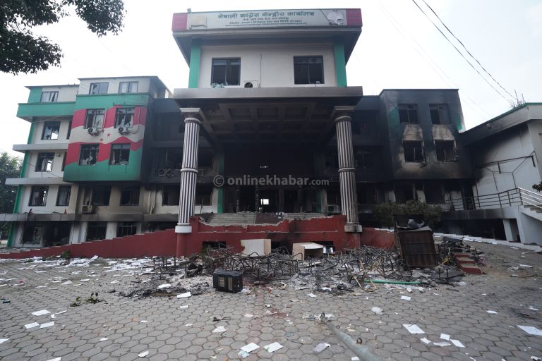 भित्तामात्रै बच्यो कांग्रेस मुख्यालय