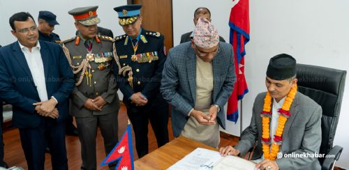 चुनौतीका चाङमाथि गृहमन्त्री अर्याल