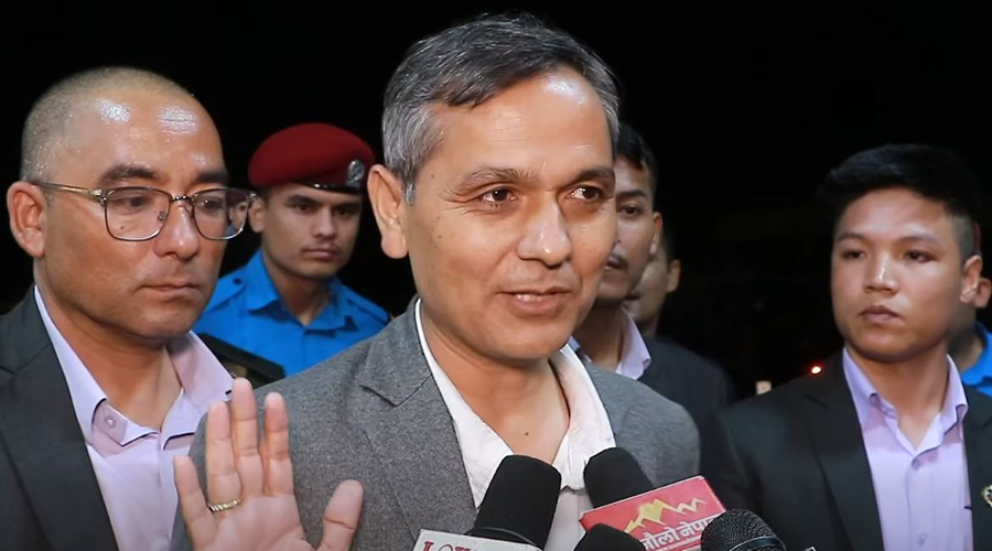 नेताका पासपोर्ट रोक्काबारे गृहमन्त्री– पक्राउ पनि गर्नुपर्ने होला, अनुसन्धान गर्ने निकायले सबै गर्छ