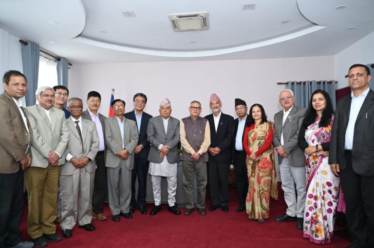 राष्ट्रपतिलाई नागरिक समाजका अगुवाको ध्यानाकर्षण- ‘सरकार दलहरूसँग  प्रतिशोध साँध्नेतर्फ नलागोस्’