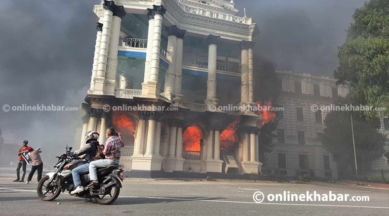 जेनजी आन्दोलन : तोडफोड, आगजनी र लुटपाट गर्ने २५१ जना पक्राउ