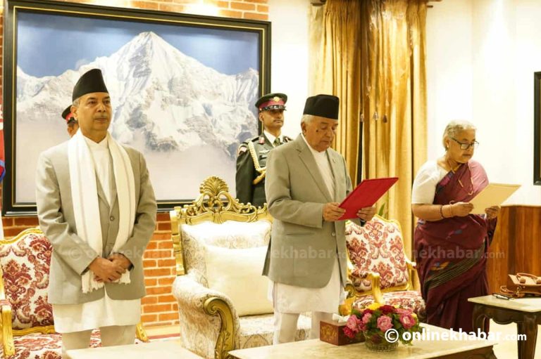 प्रधानमन्त्री कार्कीको नियुक्तिपत्रमा राष्ट्रपतिको म्याण्डेट