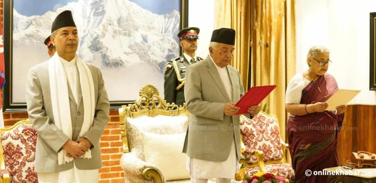 शपथ समाराेहमा जे देखियो…