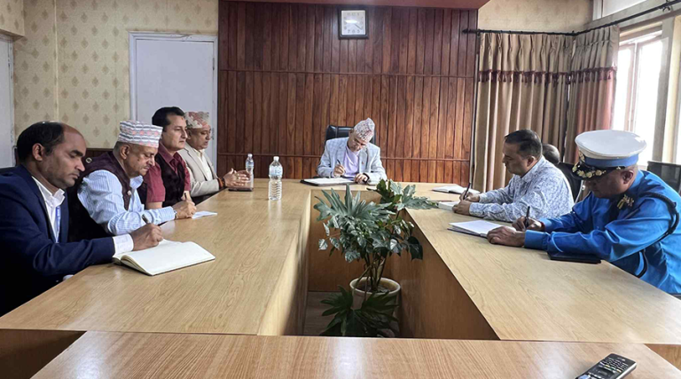 लुटिएका हतियार ओसारपसार रोक्न यातायात व्यवसायीले सघाउने