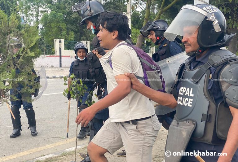 काठमाडौंबाट ४० बढी प्रदर्शनकारी पक्राउ