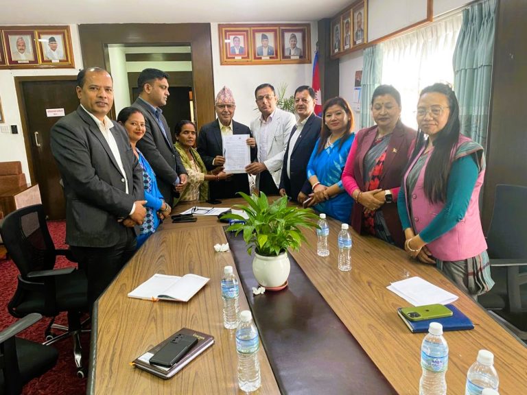 स्थानीय सरकारका दुई छाता संगठन र अर्थमन्त्रीबीच छलफल, खर्च कटौती कार्यान्वयन प्रतिबद्धता