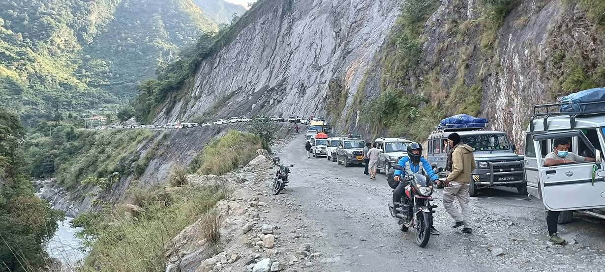 मुस्ताङमा आन्तरिक र बाह्य पर्यटकको घुइँचो