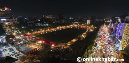 धपक्कै बल्यो कमलपोखरीको छठघाट(तस्वीरहरू)