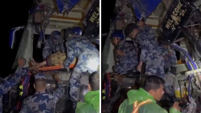 चितवनको टिकौली जंगलमा २ बस र एक ट्रक ठोक्किए, ३३ जना घाइते