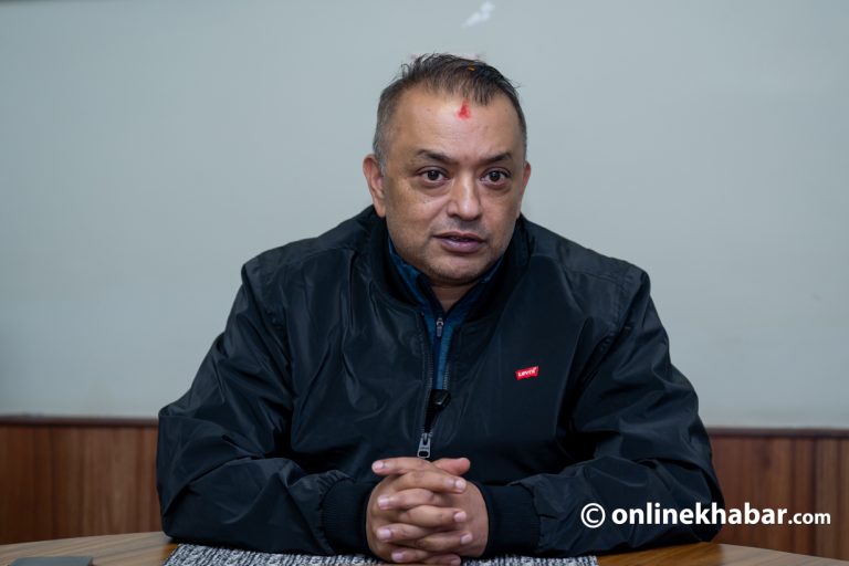 पुनर्गठित कांग्रेस लिएर चुनावमा जाऔं : गगन थापा