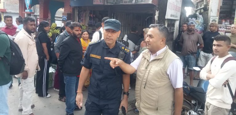 छड्के चेकजाँचमा गोरखाका सिडिओ र एसपी