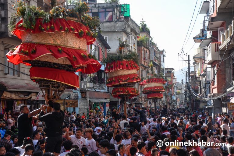 कहीँ नभएको जात्रा हाँडीगाउँमा (तस्वीरहरू)