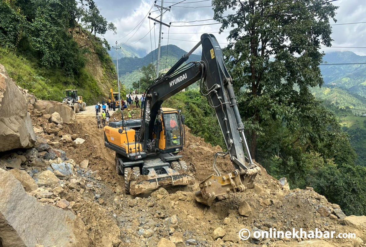 बागमती सरकारले २४ घण्टामा हटायो सडकको अवरोध, चार ठाउँमा उपकरणसहितको टोली तैनाथ