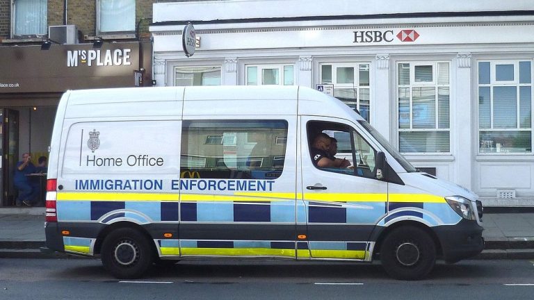 बेलायतमा गैरकानुनी आप्रवासीको गिरफ्तारी ६३ प्रतिशत वृद्धि