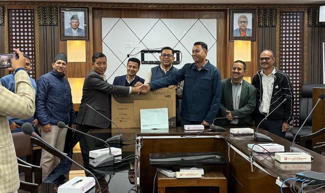 इप्पानले ऊर्जा मन्त्रालयलाई दियो ४ थान टेलिभिजन