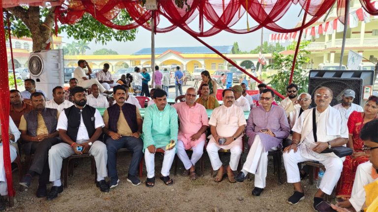 जसपाको मधेश नेतृत्वका दाबेदार योगेन्द्र यादव पक्षद्वारा निर्वाचन बहिष्कार