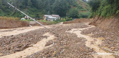 काभ्रेका चार स्थानीय तहमा सडक र विद्युत् सेवा अवरुद्ध