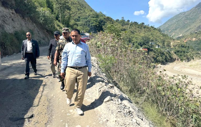 नवमीको दिन बीपी राजमार्ग निरीक्षणमा पुगे कुलमान