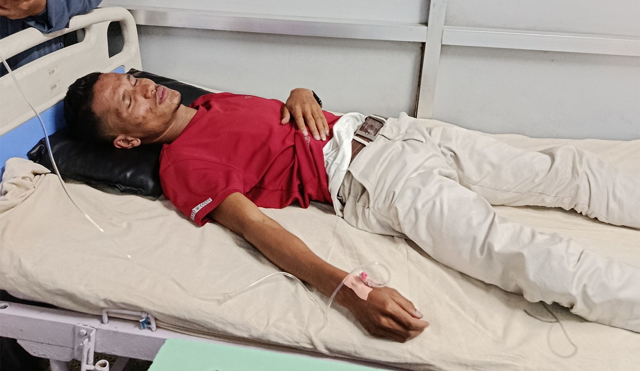 माइतीघरमा आमरण अनसन बसेका मदन बुढा अस्पताल भर्ना