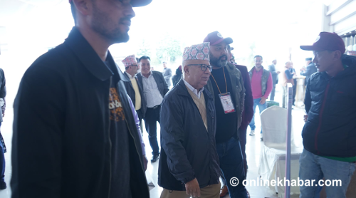 माधव नेपाल पुगे केन्द्रीय कमिटी बैठक स्थल, अन्य नेताहरू पनि सहभागी हुँदै (तस्वीरहरू)