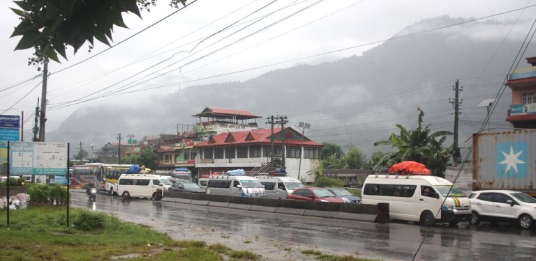 काठमाडौं उपत्यकाबाट बाहिरिने यी राजमार्गमा सवारीसाधन होल्ड