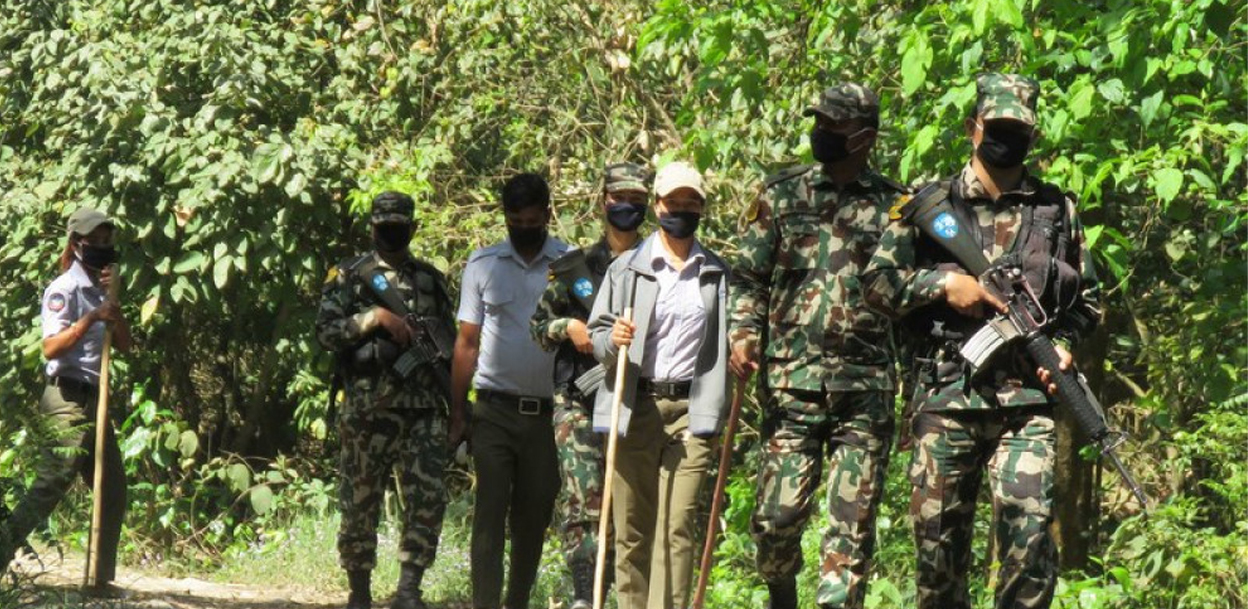 सेनाको निकुञ्ज गस्ती : एक वर्षमा ४२ नाल हतियार नियन्त्रण, पासो र घरेलु हतियार ४ हजार बरामद