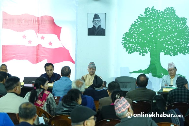 केन्द्रीय कार्यसमितिमा सभापति देउवाको स्वास्थ्यलाभ नगरेको भन्दै तिमिल्सिनाको आपत्ति