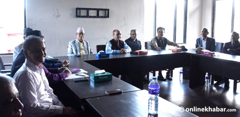 कांग्रेस पदाधिकारी बैठक भोलि पनि बस्ने